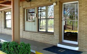 Woodlawn Hills Motel